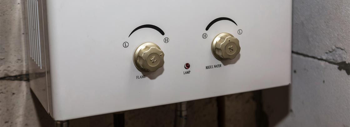 Tanked Hot Water Heater vs. Tankless Hot Water Heater